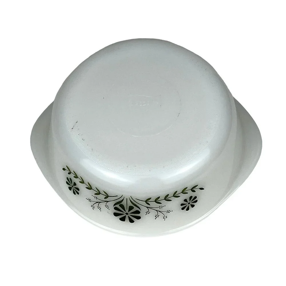Vintage GlasBake Covered Casserole Milkglass Crazy Daisy 2-1/2 Quart J2600